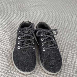 Allbirds Woman’s Sneakers Size 7